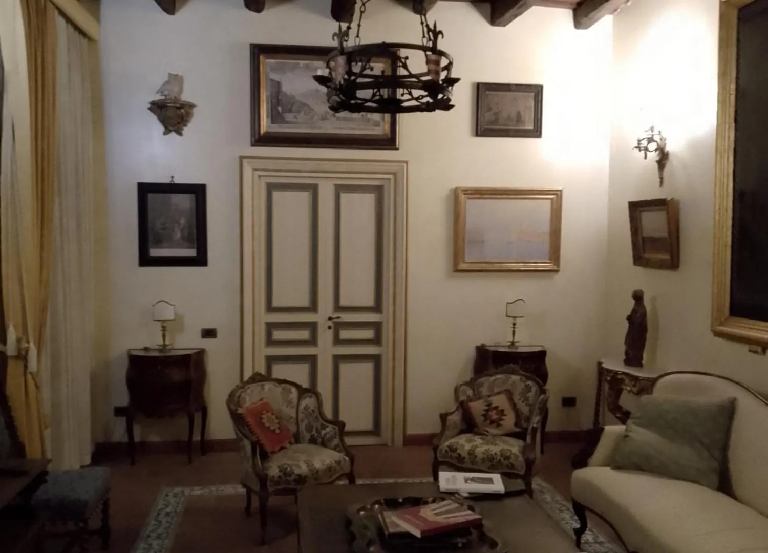 Nocleg ze śniadaniem Principe Di Castelnuovo Historical Suites Palermo Włochy